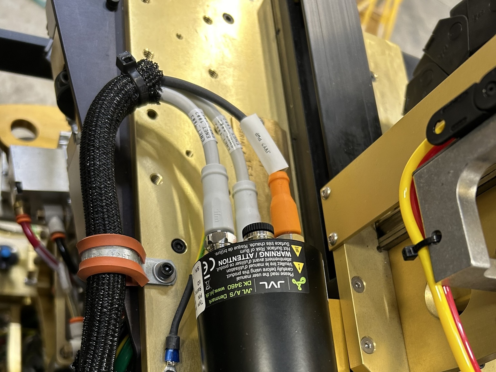 Routing for 24v motor cable controls for industrial applications